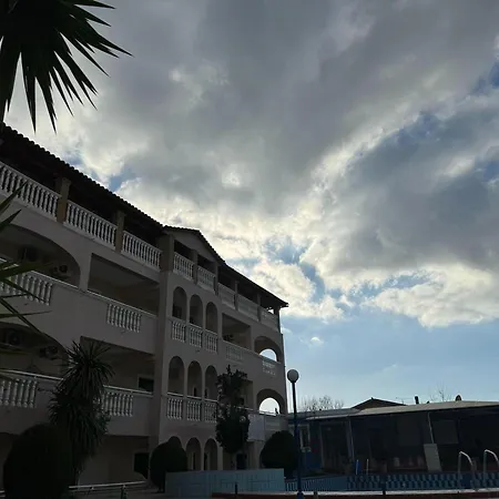 Sandy Maria 701 * זקינטוס טאון