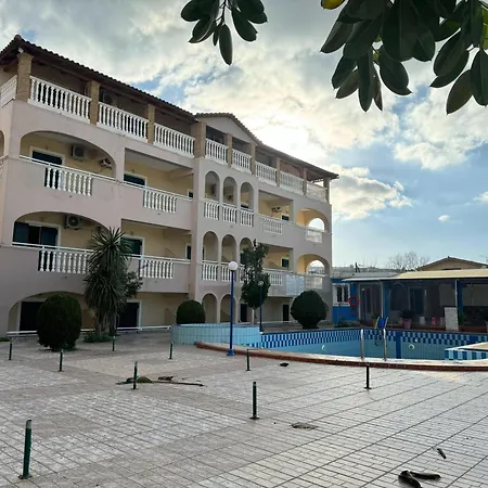 Sandy Maria 701 Apartment Planos