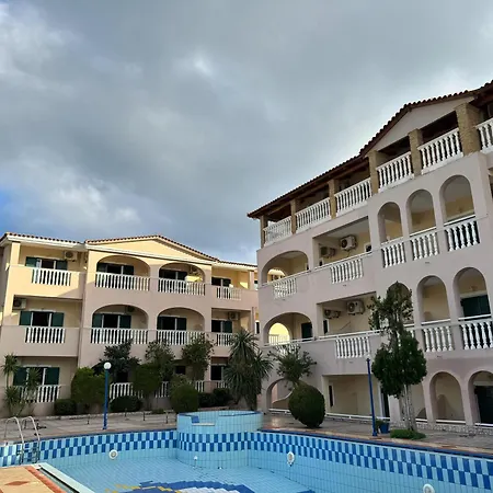 Sandy Maria 701 Apartment Planos